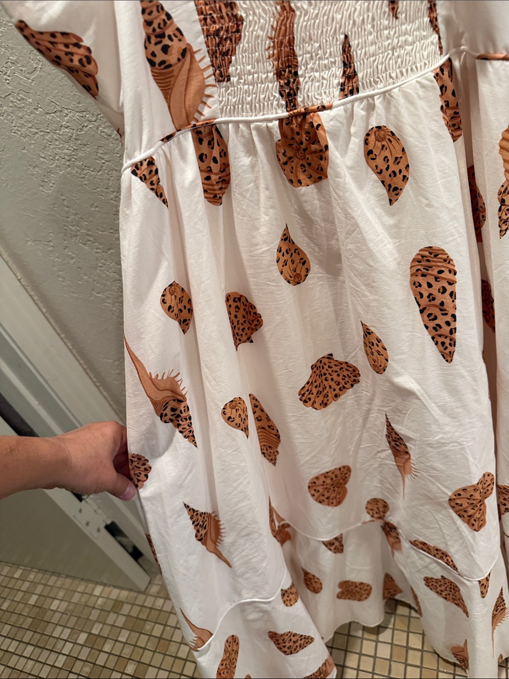 FARM Rio White Maxi Dress with leopard Shell Print - Picture 5 of 5